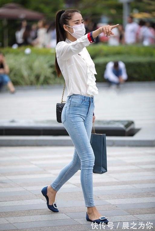 女人味 时尚穿搭:新颖个性的牛仔裤美女,在简约中不失女人味!