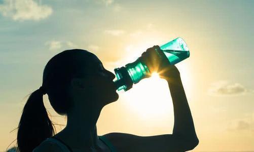 多喝水|多走路、多喝水,你以为在养生,但医生告诉你其实在折寿