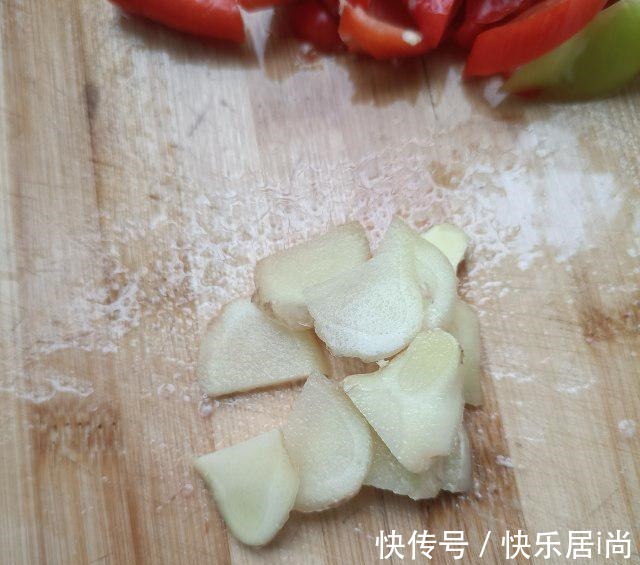 家常|尖椒炒西兰花,家常小炒,美味下饭!
