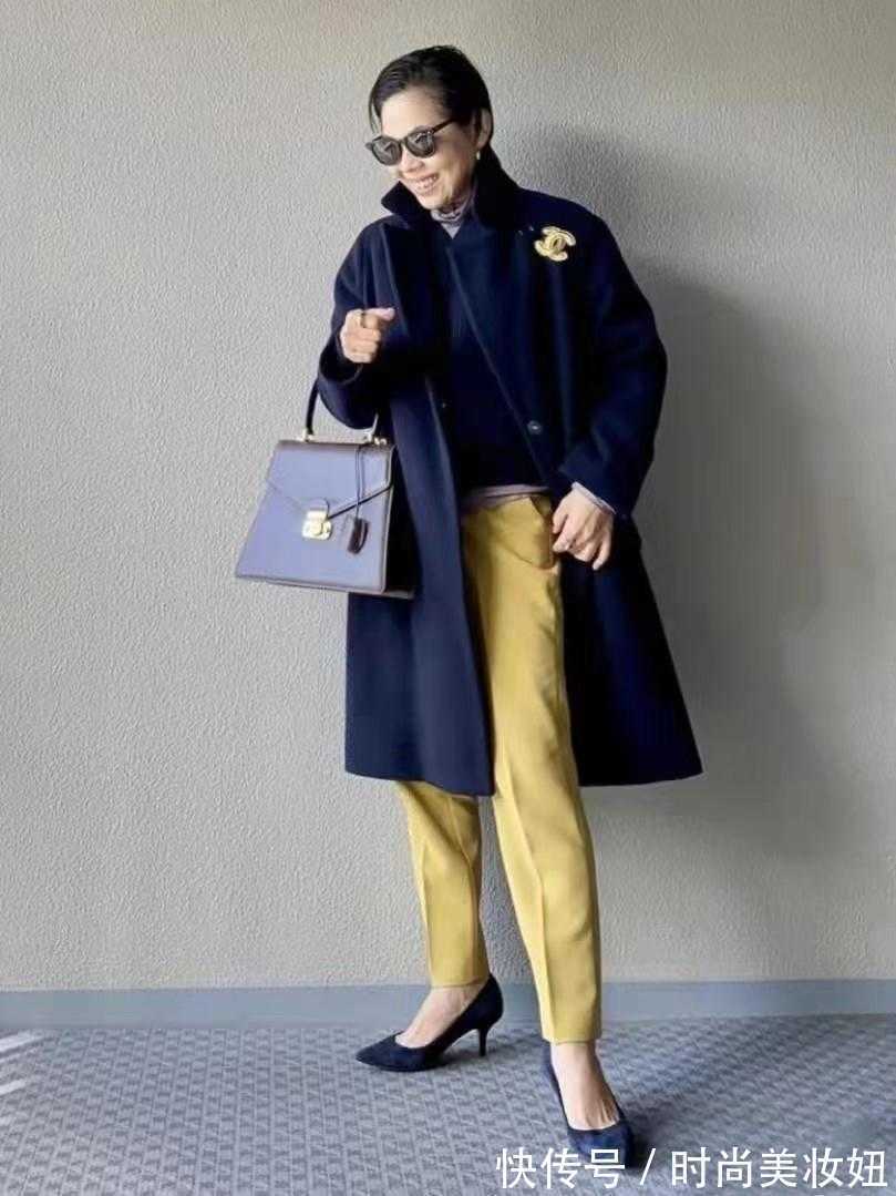 通身|这位奶奶个子虽小但会穿,60岁穿出30岁的模样,气质又洋气