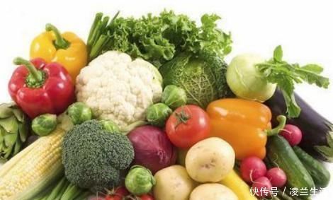 “血管堵,脚先知”!想要血管健康,少碰3物勤3事,血管变年轻