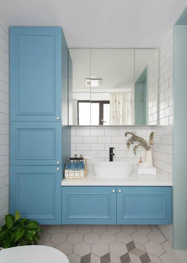 洞洞|112平北欧三室,入户的整体柜,立体地砖,洞洞墙,很有创意!