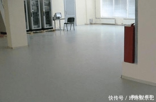 师傅|为什么有钱人家几乎不铺瓷砖了?一问泥工师傅,后悔家里装早了!