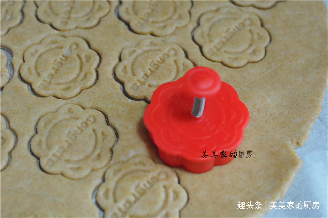 减肥族的最爱，超低热量饼干！不放黄油也酥香，麦香浓郁特过瘾！