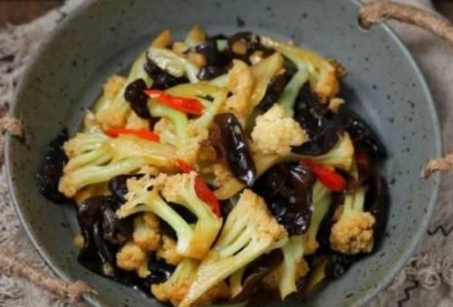 女性想要皮肤好,四种食物离不开,排毒养颜、滋补身体