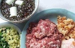 用这样的方法调出来的饺子馅更美味，家里人都爱吃！