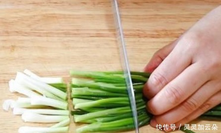 做葱油拌面,牢记“2要1不要”口诀,面条鲜香入味,越吃越好吃!