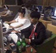 |搞笑GIF:搭讪碰了一鼻子灰之后成精!自己化解了自己的尴尬!