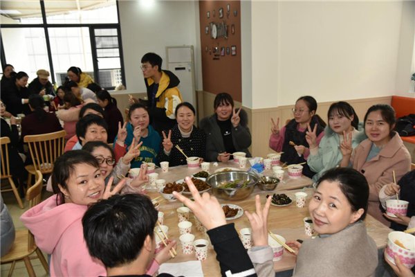  举办|“热乎的饺子，温暖的心” ——株洲市中心血站举办“迎冬至包饺子”活动