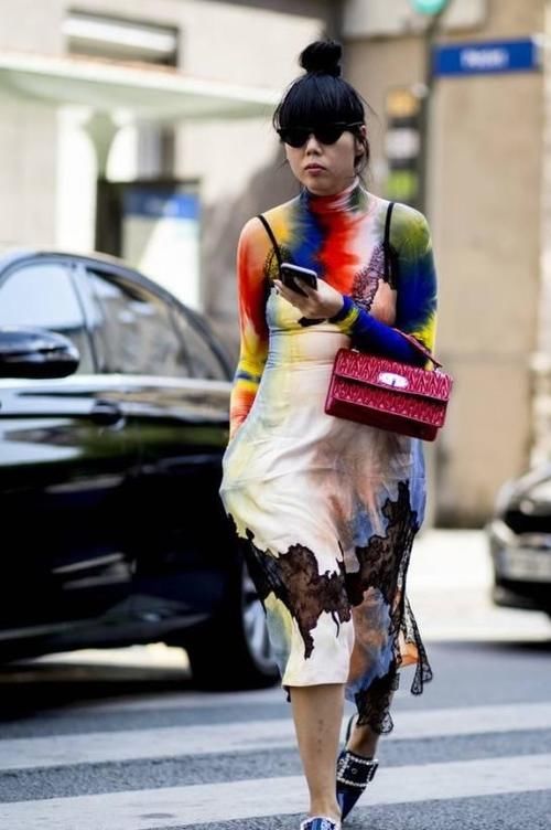 初春做个养生girl~连衣裙加个打底衫再出门！