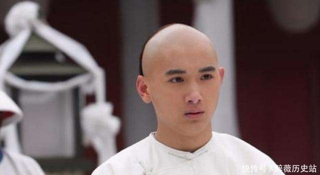 托孤|雍正逝世后,托孤重臣张廷玉求退休,遭乾隆羞辱,78岁被抄家