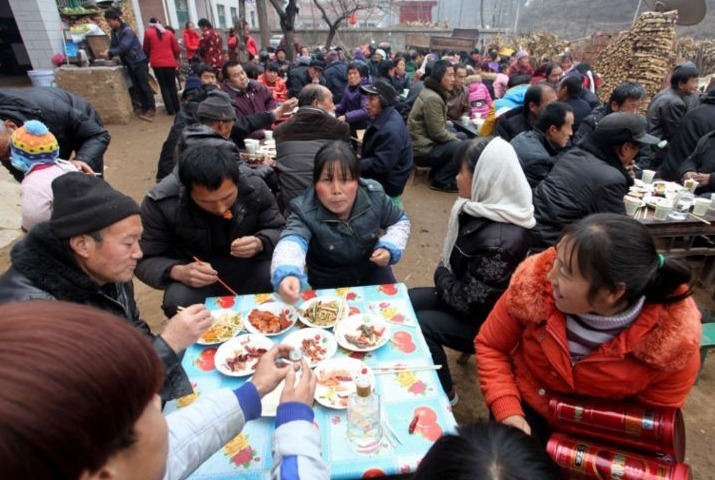 农村都是在家办酒席，为什么有人说，这样的酒席不卫生