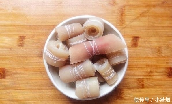 下酒|最美味的下酒菜,买肉时猪皮可别扔,卤一卤下饭又下酒