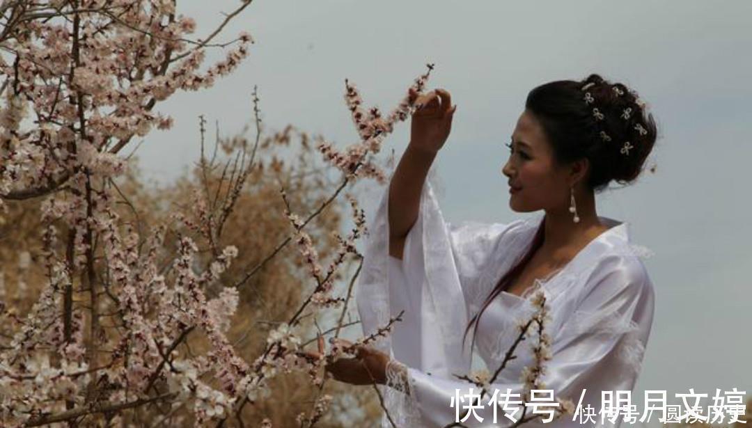 王氏@李商隐的诗常常引用典故,只有这首《落花》,全诗纯用白描的手法