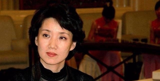 撒贝宁|央视最难请的主持人,主持功底甩董卿好几倍,年过半百却成这样