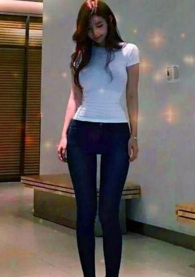  酷雅|街拍女神：温柔魅力的紧身打底裤小姐姐，展现性感酷雅气质