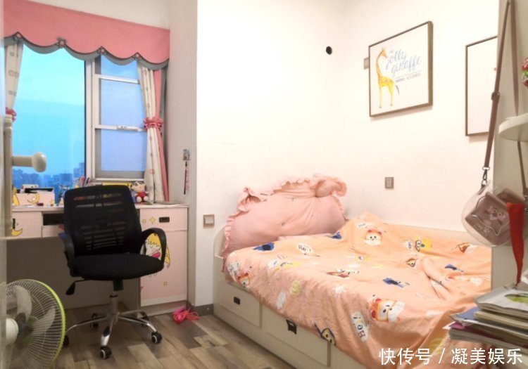 地板|参观140㎡大婚房，朋友都夸餐边柜有档次，我却更喜欢主卧的飘窗