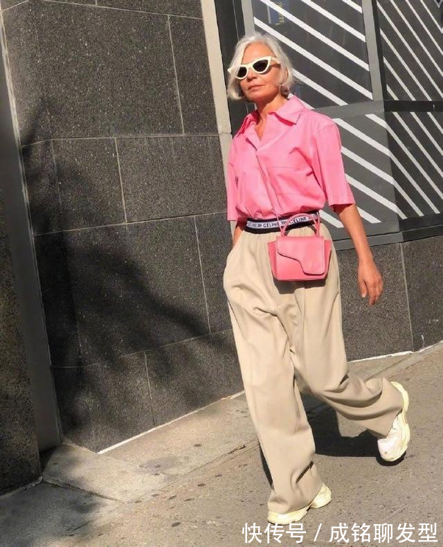 衬衫|被56岁时尚博主圈粉了,个性的配色及简约的搭配技巧,时髦又减龄