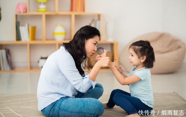 孩子画全家福作业,老师怀疑有心理问题,宝妈哭笑不得:看错了