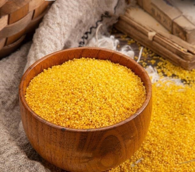 熬小米粥,切记不可只加清水,多加这一步,黏稠好喝不溢锅,真香