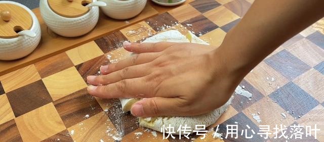 土豆好吃又好看的做法，外酥里软，比薯条还好吃！