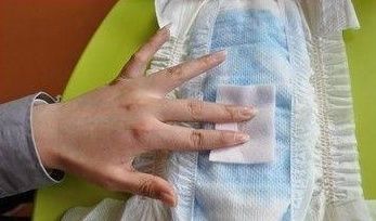 东西|宝宝一晚上都用纸尿裤可以吗？给宝宝用纸尿裤几点要注意