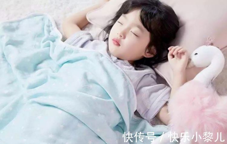 睡眠质量|父母注意,做好这几点,帮助孩子养成良好的睡前习惯,长高个儿