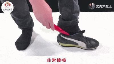 打火机|家里的洗衣液瓶别扔，这样剪2刀，可以省下买熨斗的钱！