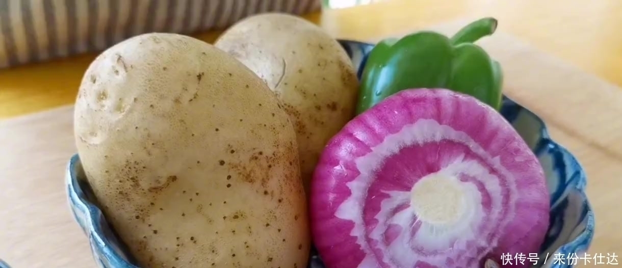 搞定|用洋葱和土豆来做好吃的,做法简单,早餐十几分钟就能搞定