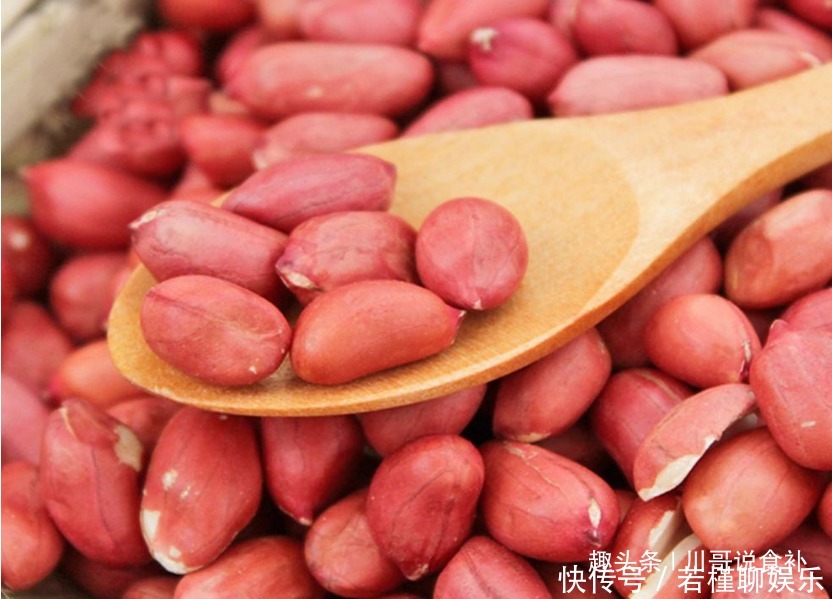 多亏|买花生时,挑红皮的还是白皮的多亏商贩提醒,以后别再乱买了