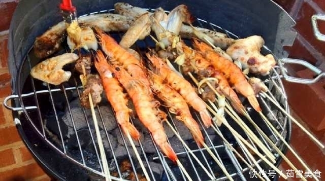 留学|一位在英国留学的妹子晒出了她们宿舍下厨做饭的经历