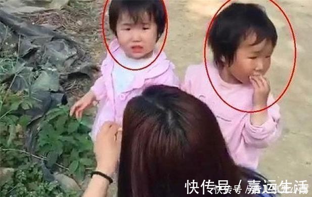 女儿|双胞胎女儿两地成长,一个在城市一个在农村,两年后再见妈妈后悔