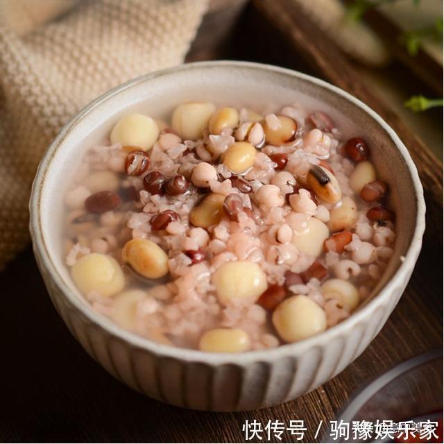 红枣|秋季多喝粥,不仅暖胃还败火,推荐六种晚上喝的粥,建议收藏