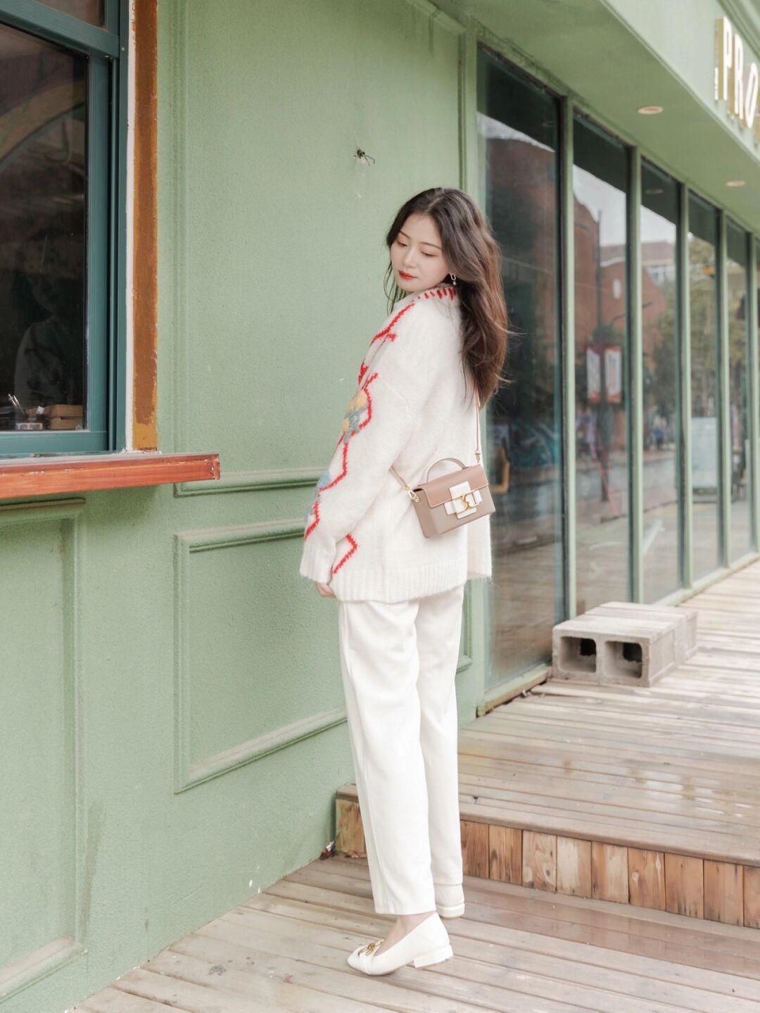 造型 “毛衣”怎么穿高级又洋气?看看这些穿搭造型,柔软舒适又显气质