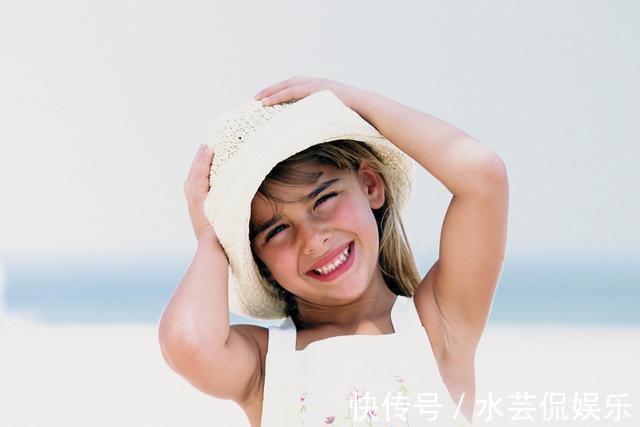 爸爸妈妈|如何帮助宝宝发育提供环境创造机会,锻炼宝宝这几个方面的能力