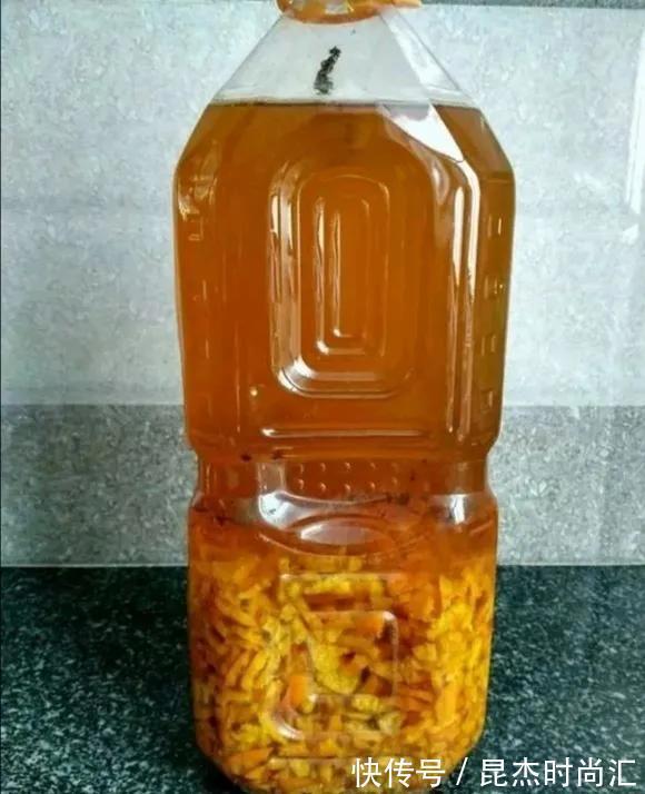 根系|养花盆土硬邦邦,自制一碗水,土壤松软似面包,肥力足