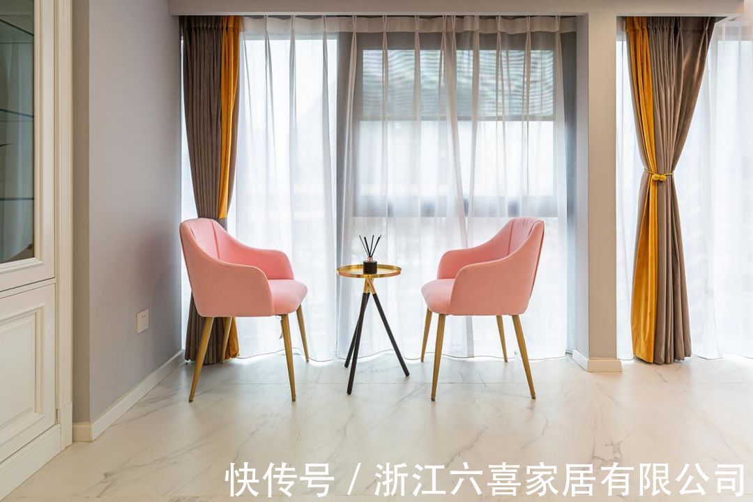 衣帽间|当时尚高级灰遇上粉色少女心,65㎡轻奢风打造理想的高品质居住空间