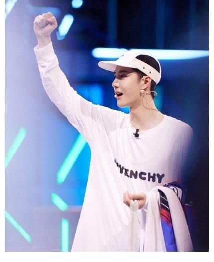 舞台|张艺兴舞蹈炸场！王一博卡点好绝！《这！就是街舞》第四季值得看