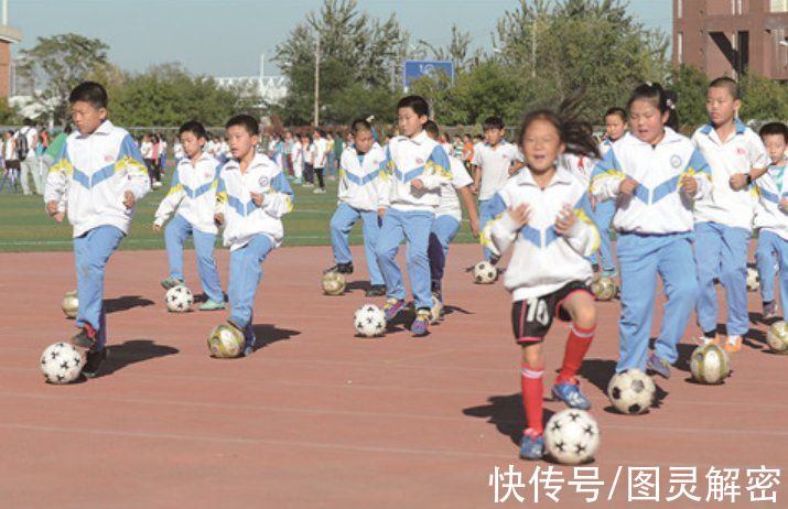 足坛|80年代天津足坛大哥，21岁入选国家队，当主教练率泰达队杀入亚冠