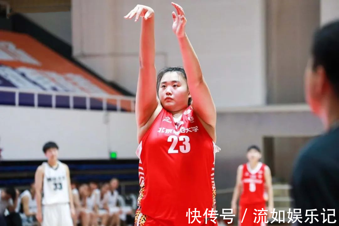 李月汝|14岁2米26小巨人,21岁260斤大宝贝,中国女篮或迎王朝盛世