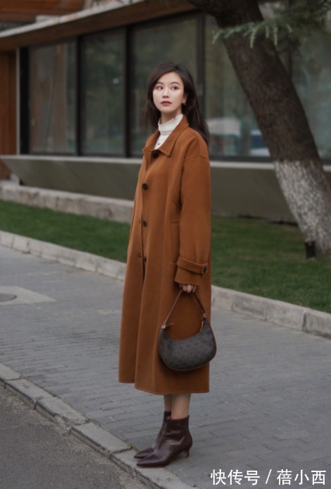 搭配|冬天想不到穿什么?要不试试“大衣+低跟靴”,显高显瘦还精致!