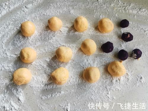 零食|零食不用买，教你用南瓜做小零食，比南瓜饼好吃，大人小孩都喜欢