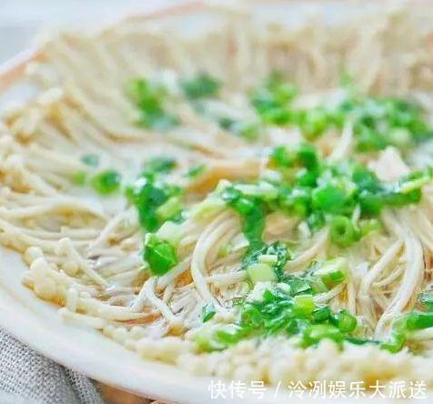  豆腐|家常菜风味香排骨，焖板栗，干煸青椒豆腐，葱油蒸金针菇的做法