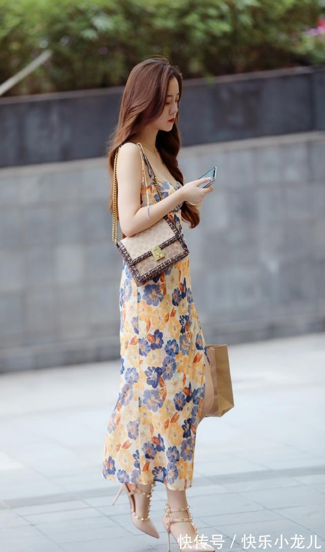 颜色 连衣裙穿出前卫时尚感,突显美丽曲线,很有优雅气质