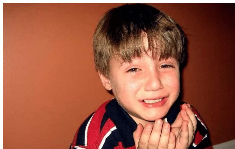 让孩子|孩子爱哭并不一点是“玻璃心”，可能是父母没有做好，家长需注意了！