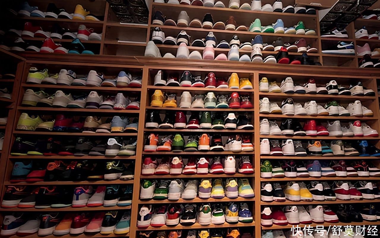 囤积|炒鞋的“风险”，有人亏掉几十万，你认为的“躺赚钱”并不简单