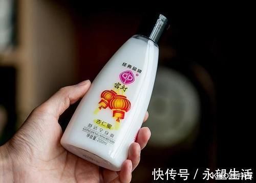 杏仁蜜|女生再穷,也少买这3款国货,被营销过头了,其实用了“烂脸”