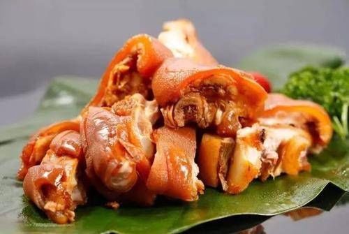 女性不想满脸爬满皱纹，应多吃八种抗皱食物，延缓衰老，美容养颜