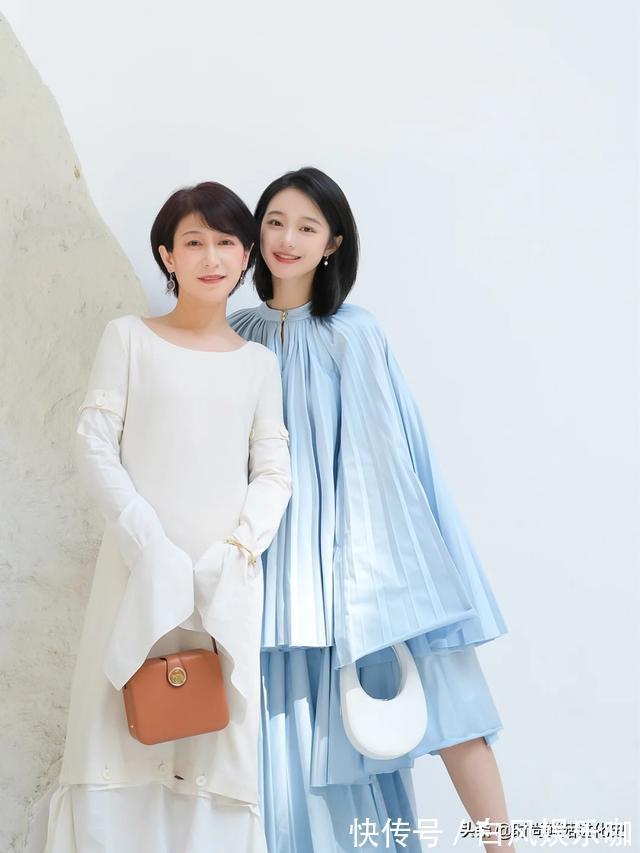 穿搭 今秋的外套流行“过膝不过踝”,舒适显瘦,五六十岁的女人穿太美