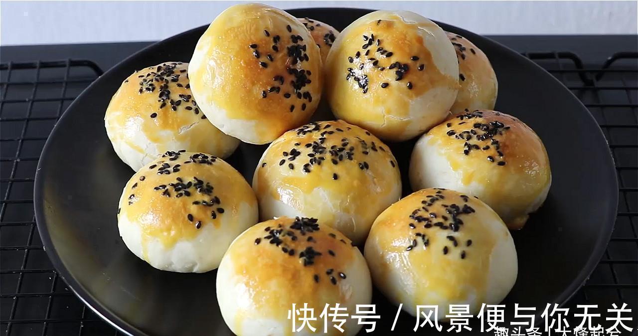 8块一个的蛋黄酥,在家自制低成本,一口酥掉渣,比外面卖得好吃